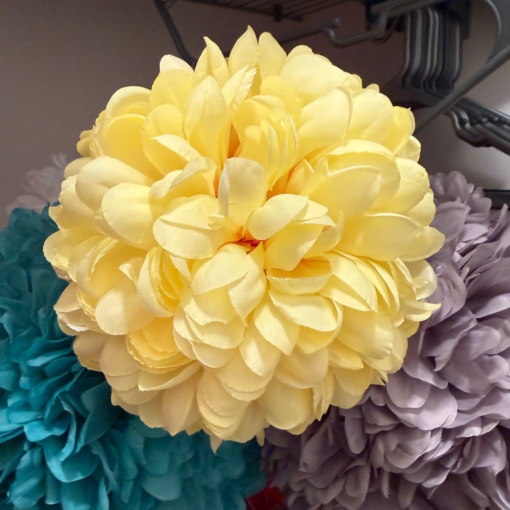 Hobby Lobby Yellow Faux Flower Ball Accent. Qty 1